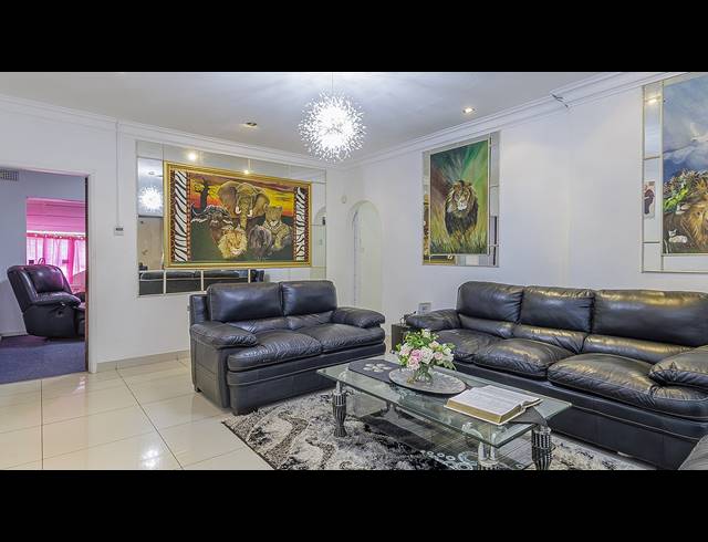 4 BEDROOM HOUSE FOR SALE IN WEST RIDING